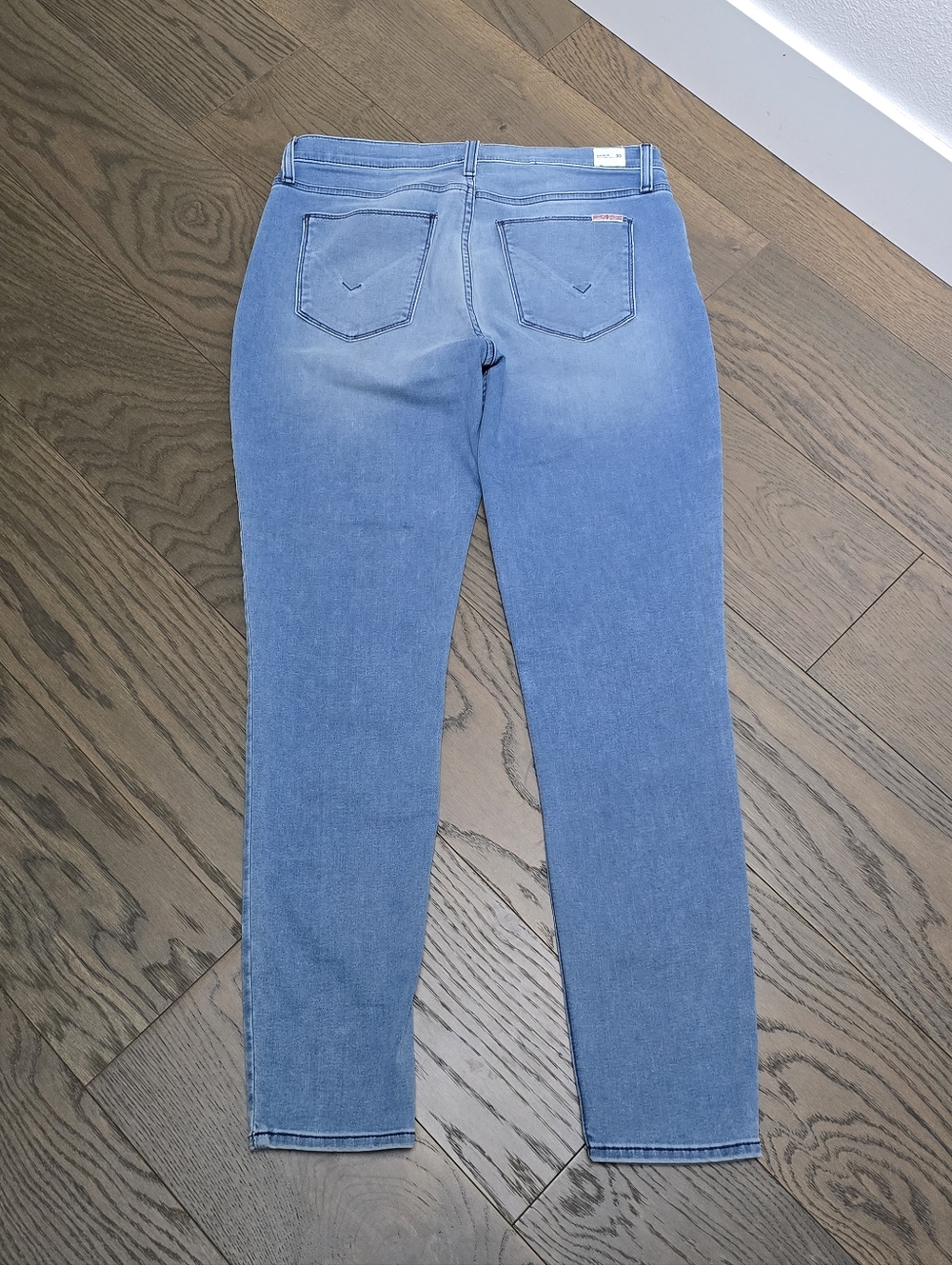 Hudson Natalie Mid Rise Skinny Jean in Medium Wash - Picture 5 of 11